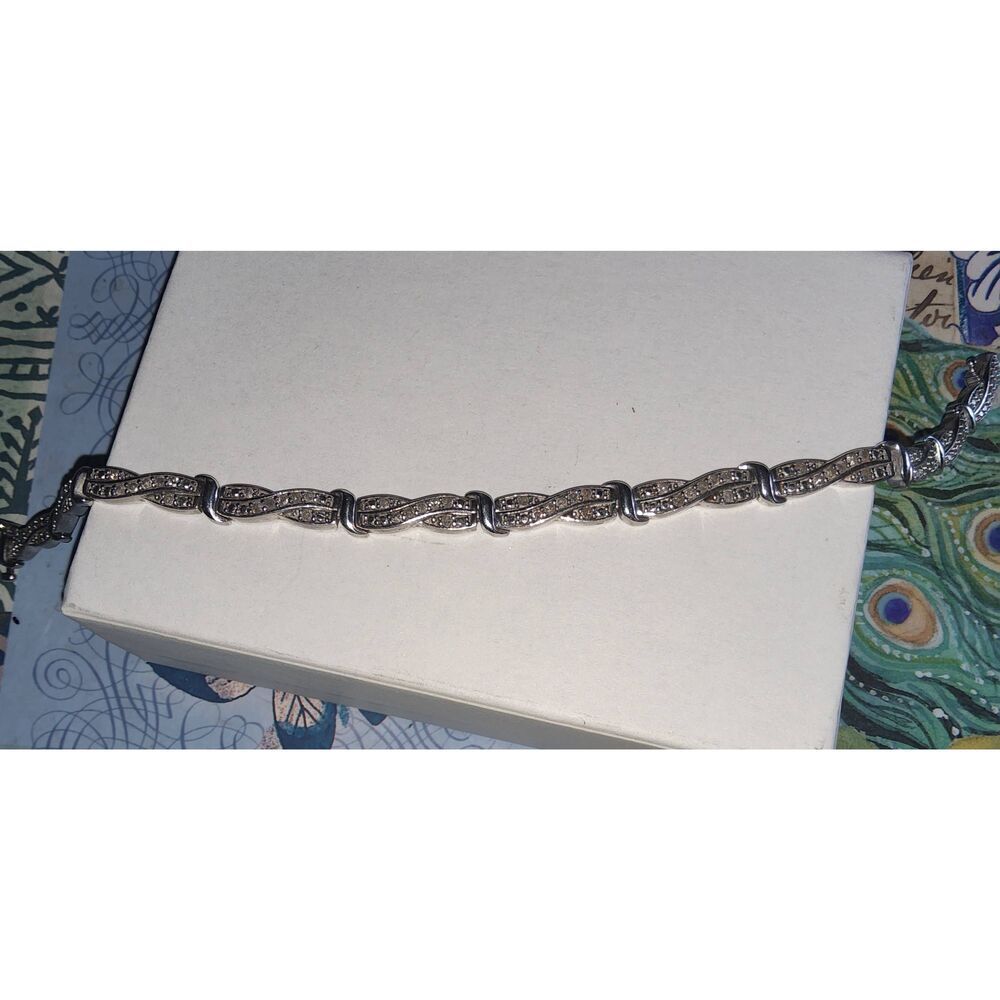 Gorgeous One Carat Criss Cross Station Link Genuine Diamond Tennis Bracelet